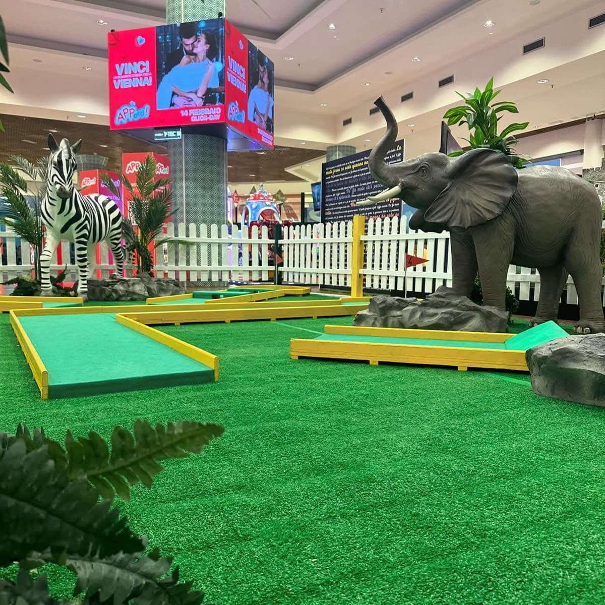 Africa Golf mini golf allestimento tematico centro commerciale